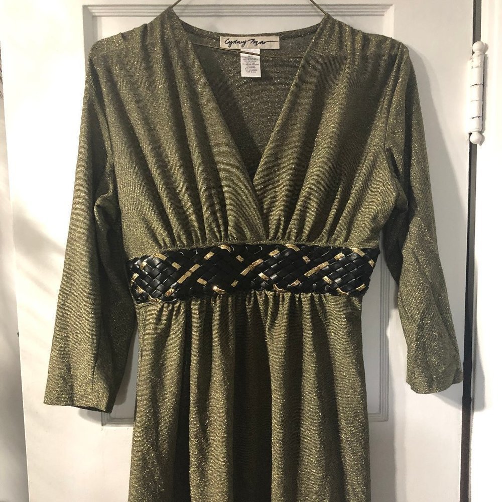 Womens Green Top. Cydney Max. Small